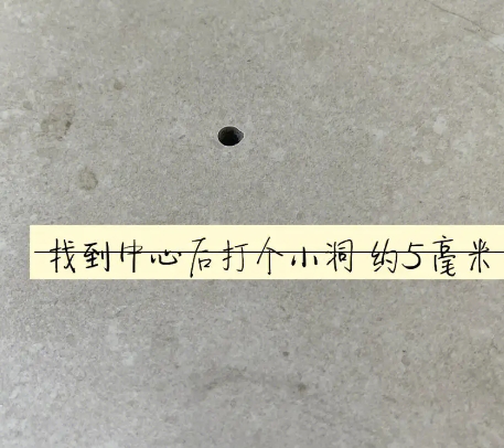 陵水瓷砖空鼓维修公司专业解答在瓷砖铺贴过程中，如果砂料搅拌不均匀，将会带来以下问题