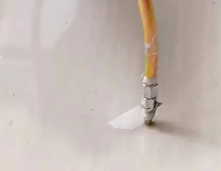 陵水瓷砖空鼓维修公司专业解答在瓷砖铺贴过程中，如果使用的砂料过粗（如全部使用了粗砂），可能会导致以下问题